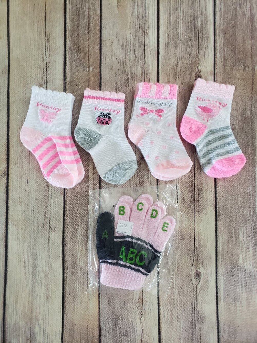Baby Girl Days of The Week Socks And Letter Gloves